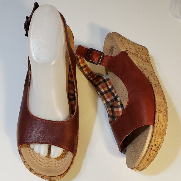 CROCS Shoes - Crocs Leather Slingback Peep Toe Cork Wedges9M